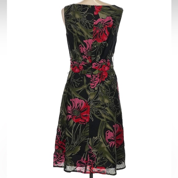 Tahari Arthur Levine Women's Sleeveless Fit & Flare Floral Pleated Dress Size 8 - Picture 2 of 5